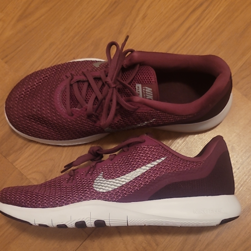 Nike Women's Athletic Shoes - Maroon and White